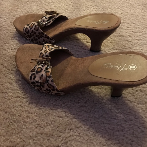 Women's heels good condition - Picture 3 of 3