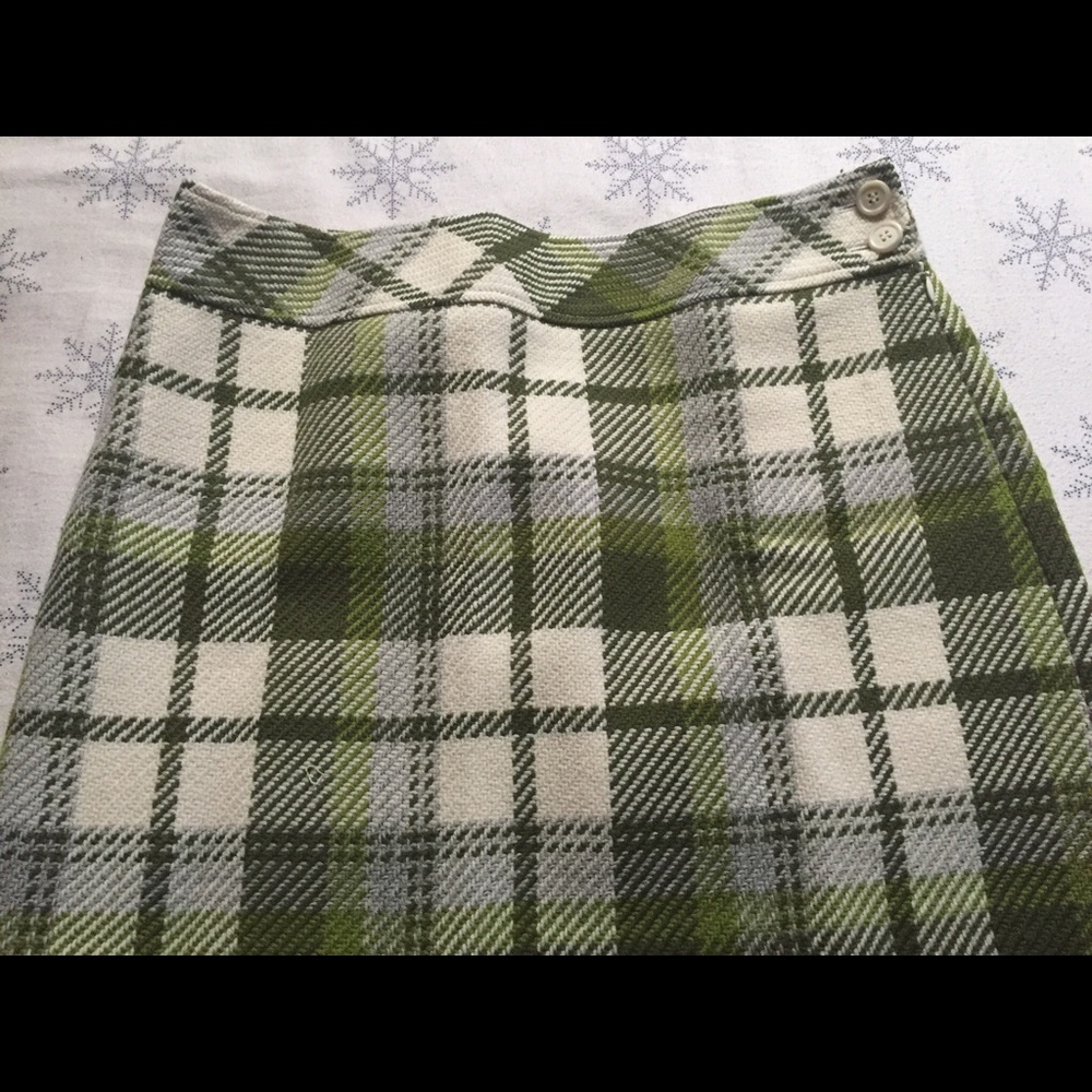 J Crew green plaid 100% wool skirt. Size 12, Euc.
