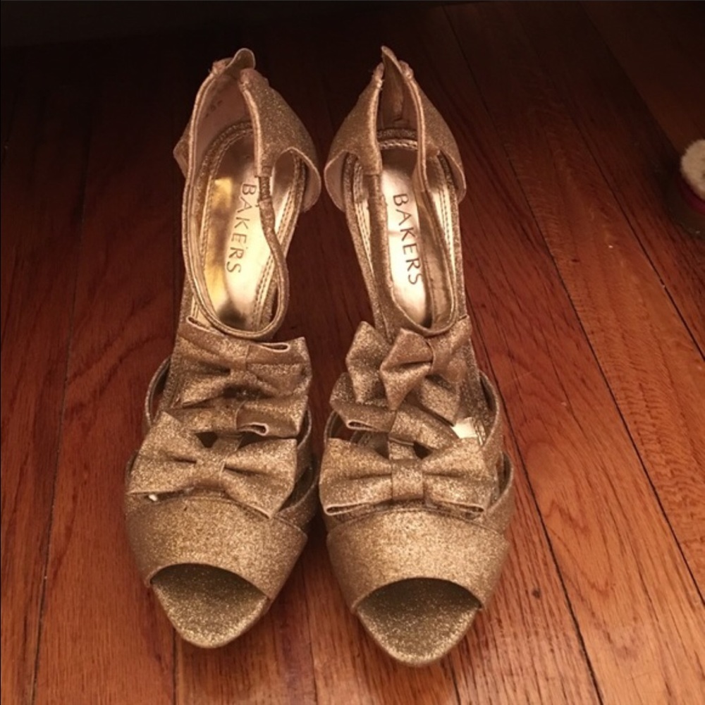 Gold glitter strappy shoes