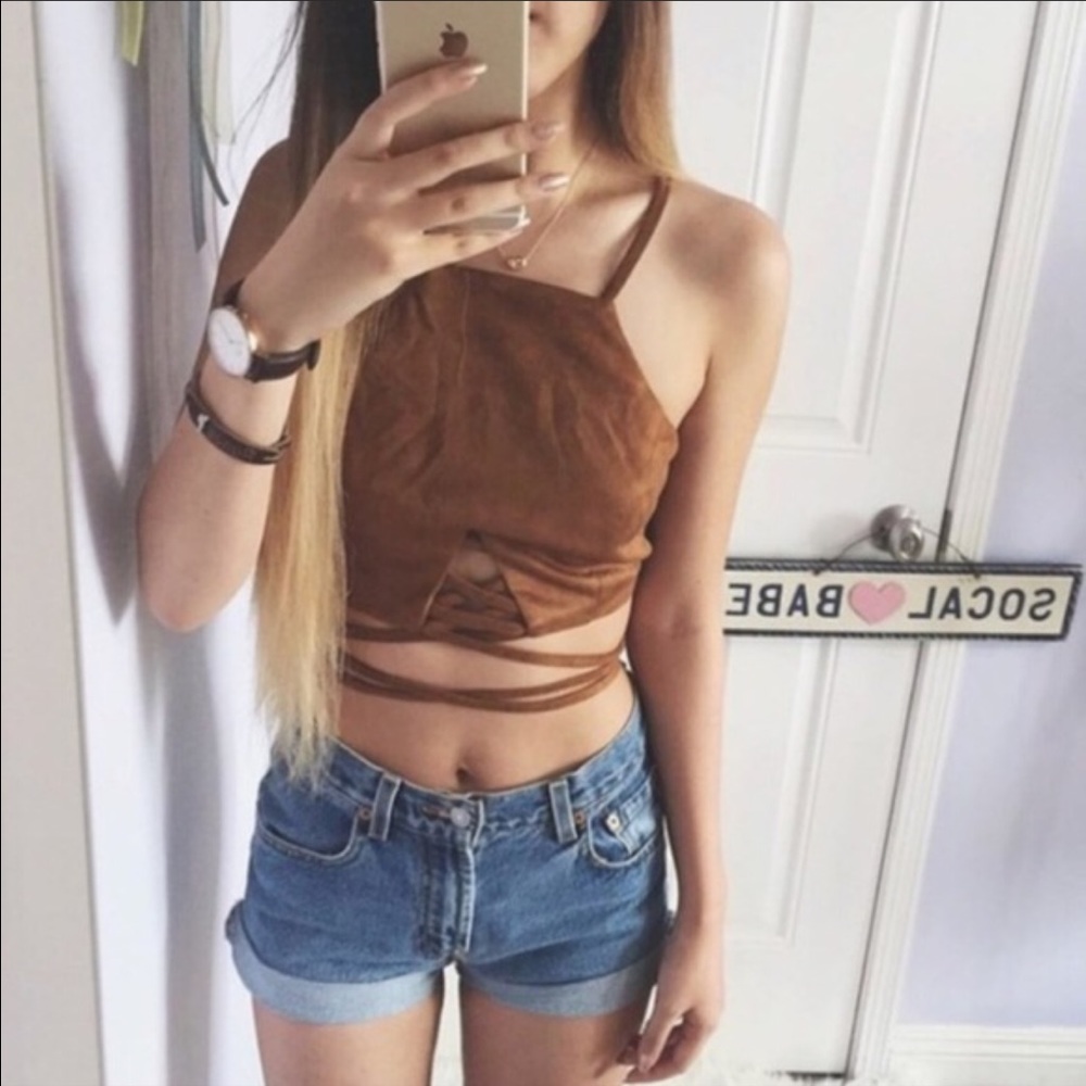 HP🎉 Flirty camel suede boho lace up tie crop top - Picture 4 of 8