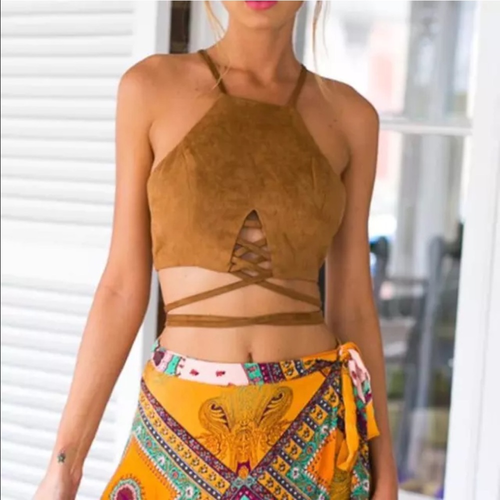 HP🎉 Flirty camel suede boho lace up tie crop top - Picture 6 of 8
