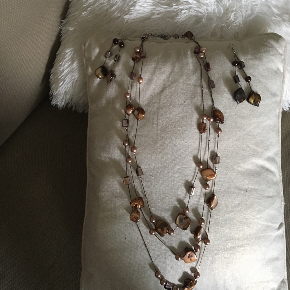 Stone and pearl necklace and earring set