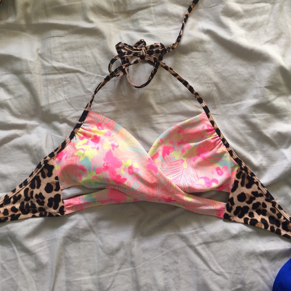 VS PINK bikini top