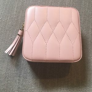 Wolf Caroline travel leather jewelry case