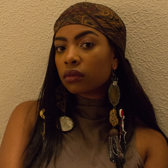 Meet your Posher, Saraya - Picture 1 of 1