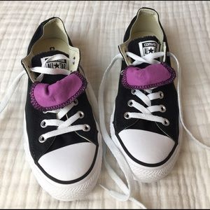 Black Converse double tongue size 8