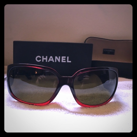 Authentic Chanel sunglasses - Picture 2 of 5