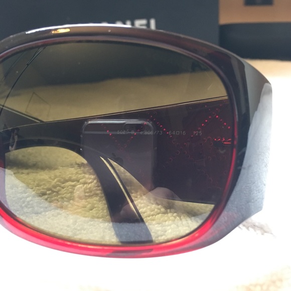 Authentic Chanel sunglasses - Picture 4 of 5