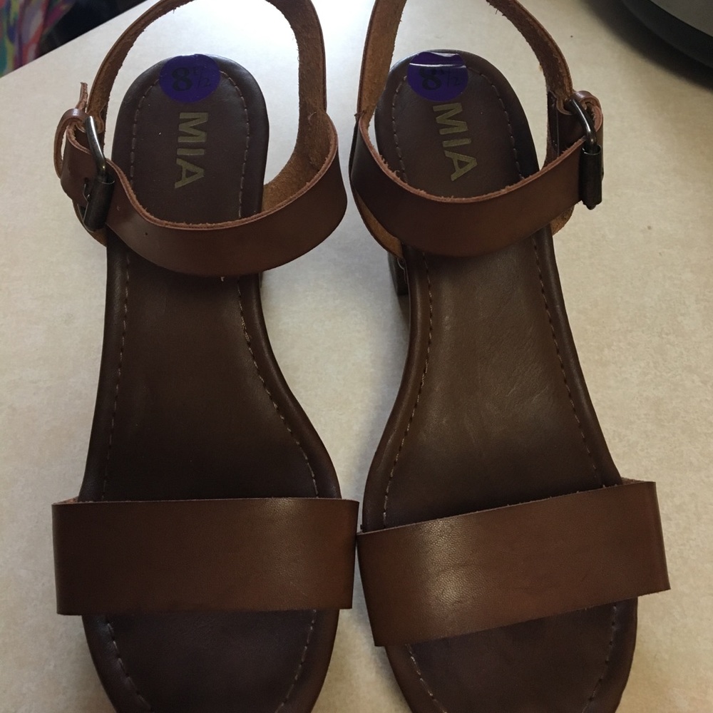 MIA Woman's Manuela platform sandal heel