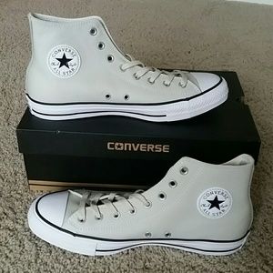 Converse All Star Chuck Taylor High Tops Leather