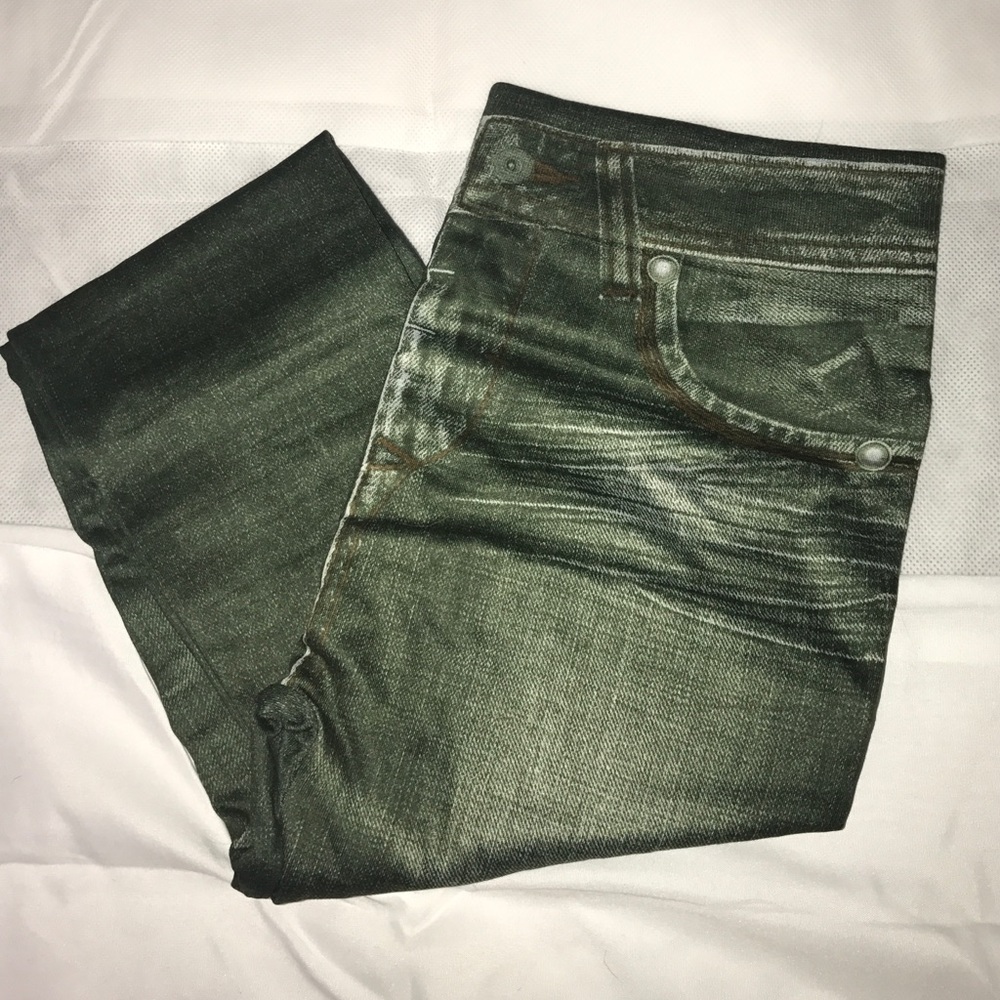 NWOT Green stretchy leggings