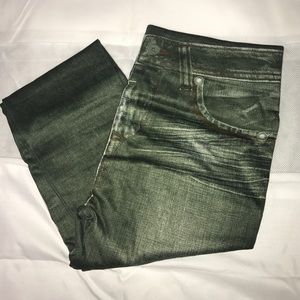 NWOT Green stretchy leggings