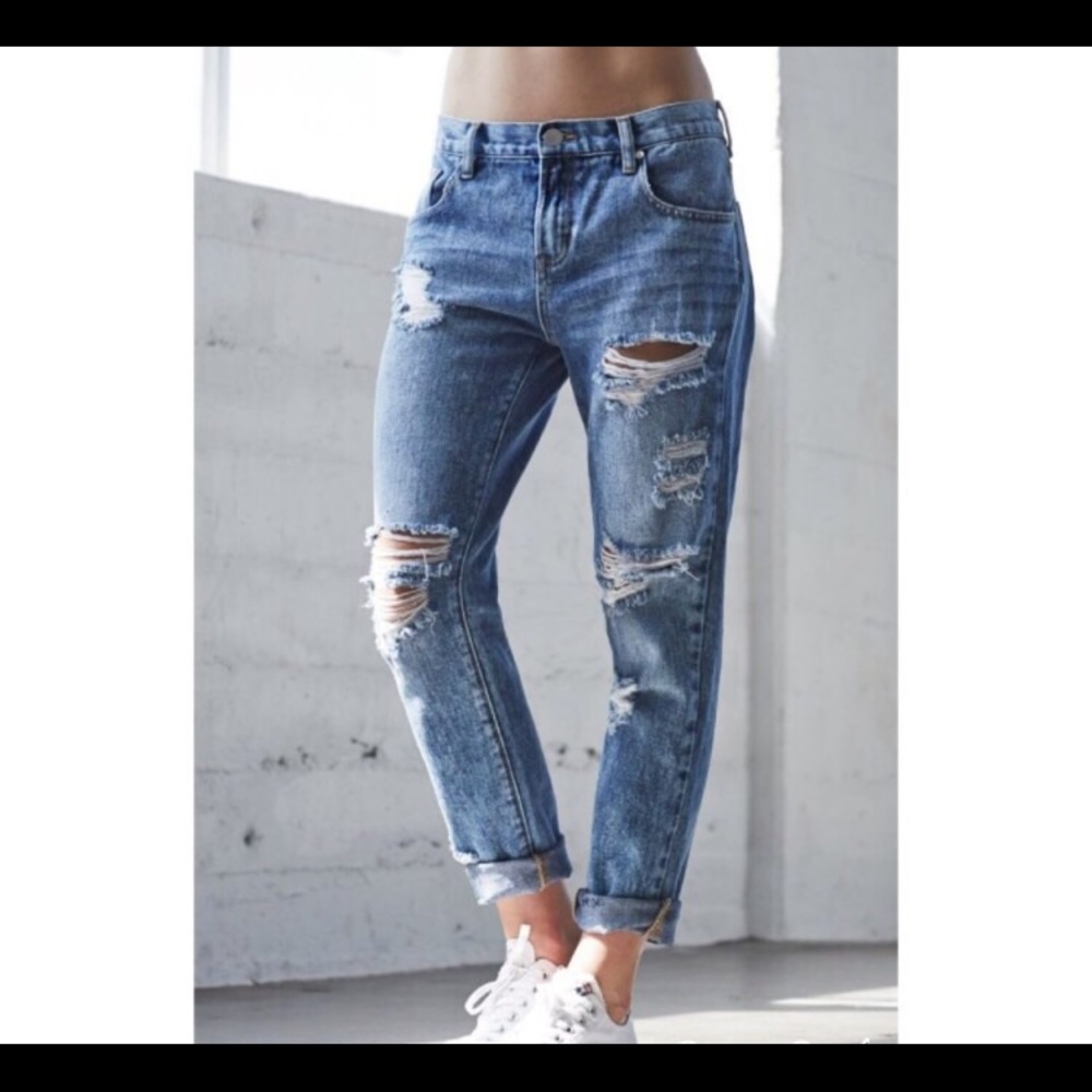 Distressed Boyfriend Jeans