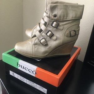 Bucco wedge booties NWT