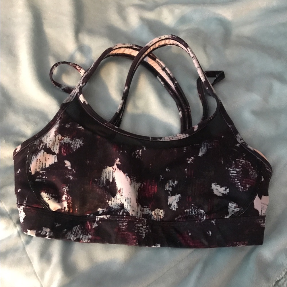 Lululemon sports bra