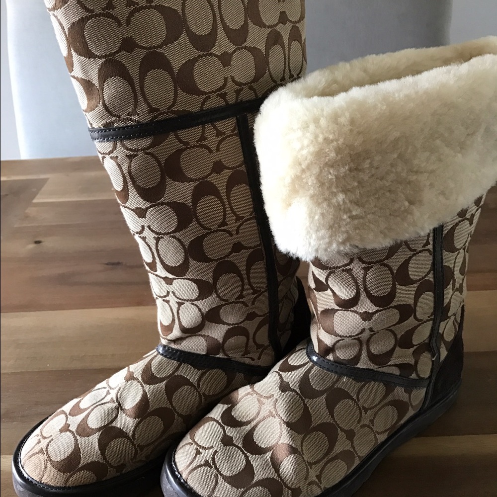 Coach fur lined boots
