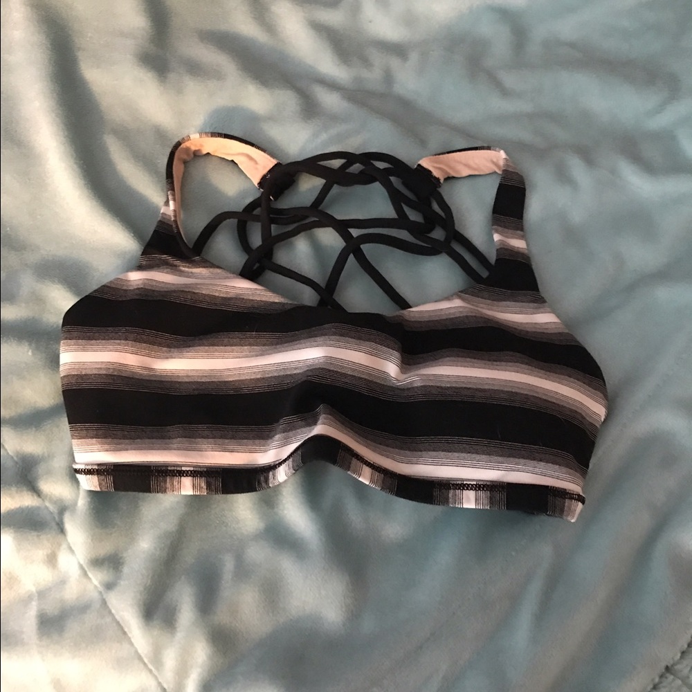 Lululemon sports bra