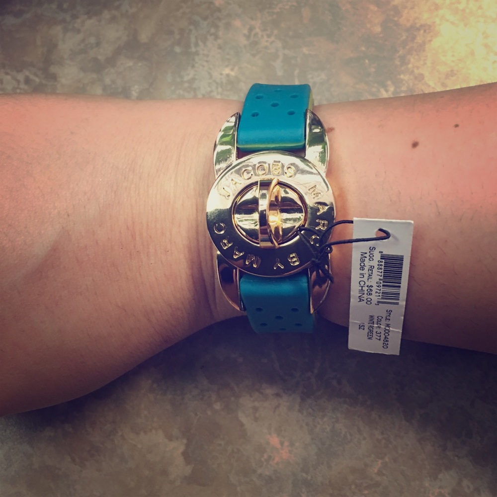 💋💋Marc Jacobs Turn Lock Bracelet