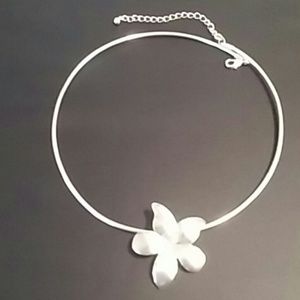 15 inch Vintage Flower Choker