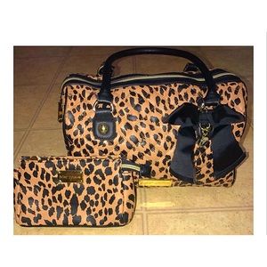 🔥Betsey Johnson Cheetah Print Authentic bags🔥