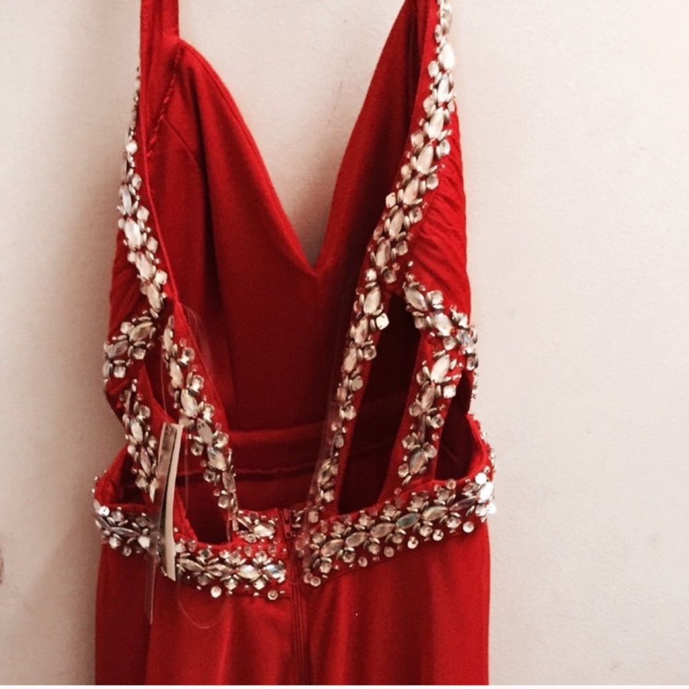 red prom dress