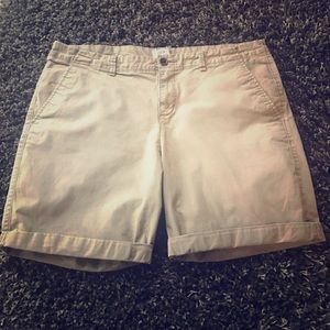 Khaki green shorts 14