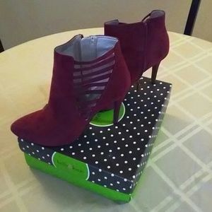 Kelly & Kate Plum Suede ankle boots