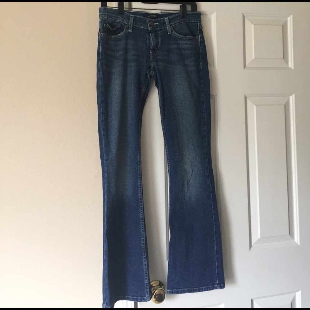 🚨Price Drop!🚨Low cut Levi jeans