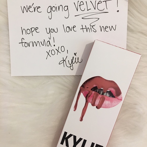 Kylie Cosmetics Velvet Lip Kit - Picture 2 of 8
