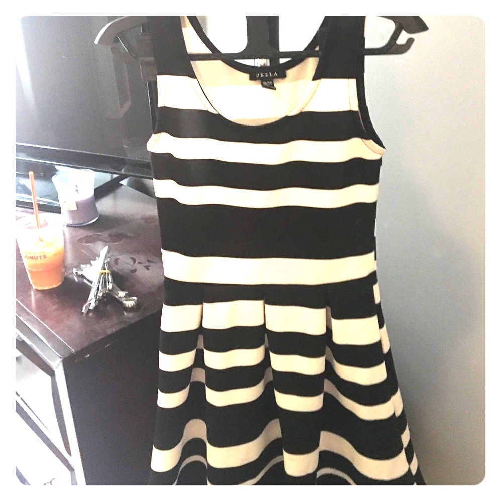 Black and white dress