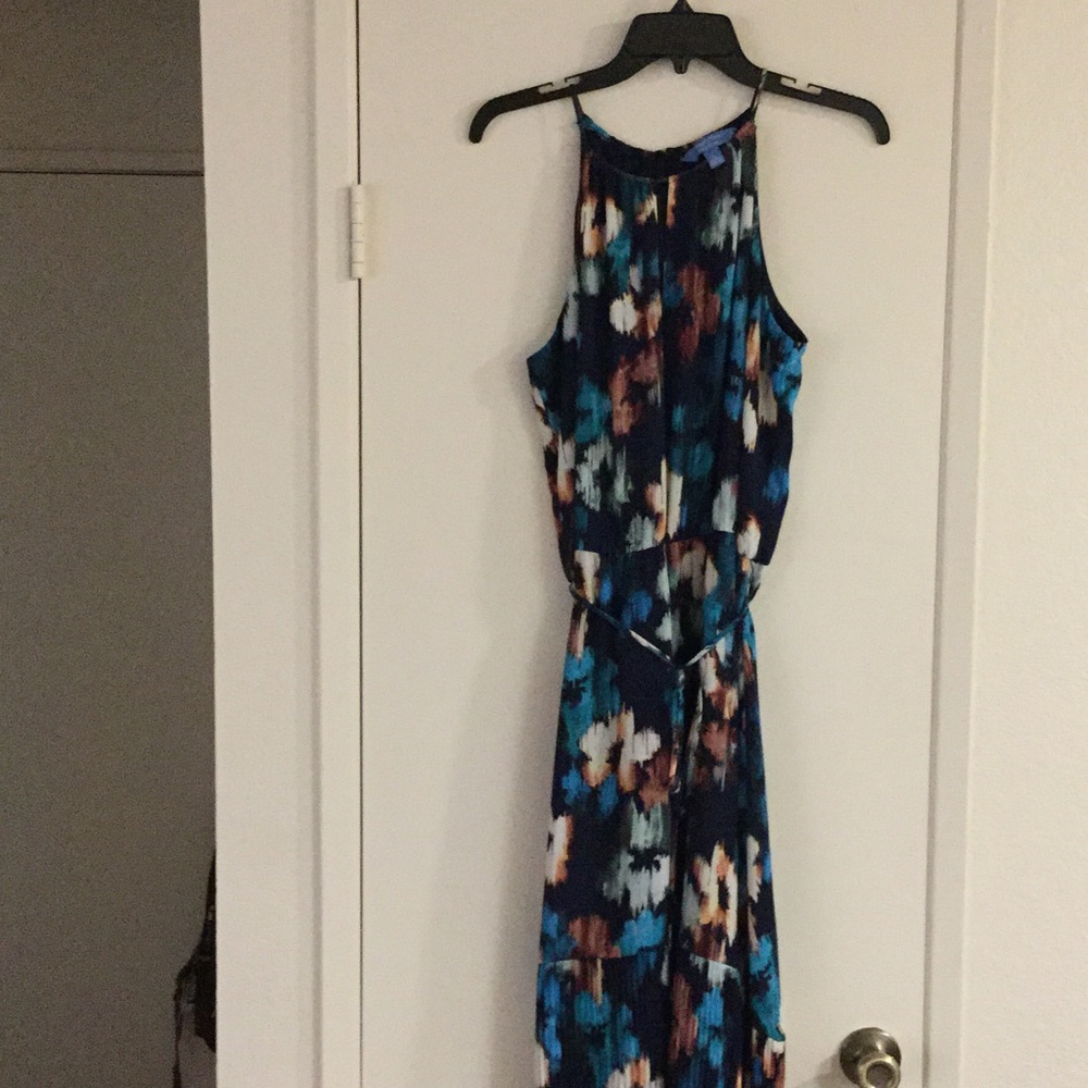 Beautiful dress. Great for work or play.