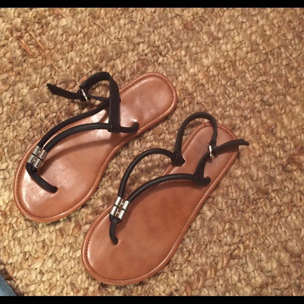 Black flat sandals
