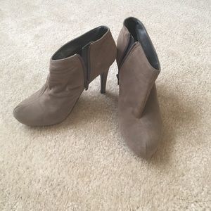 Forever21 gray booties