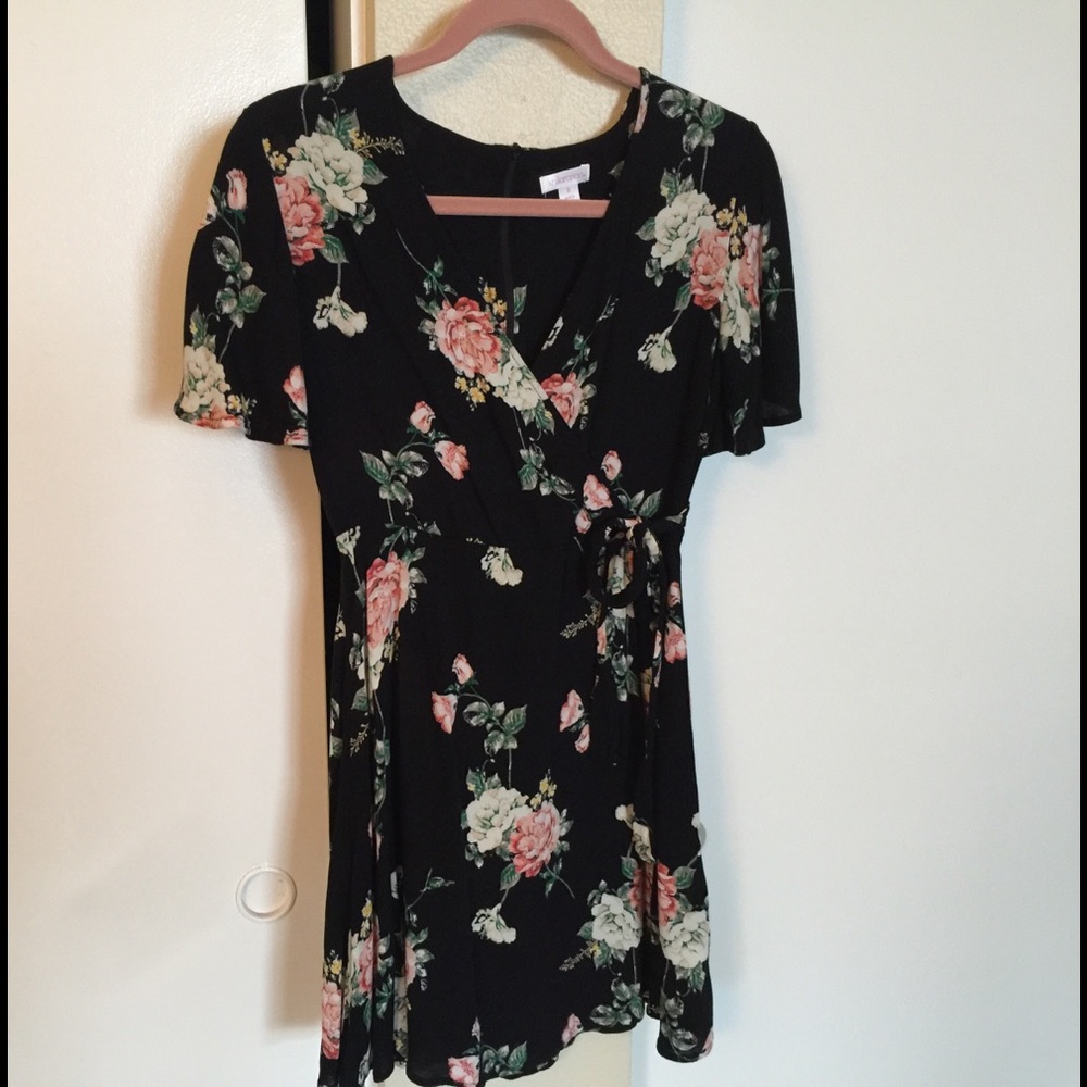 Juniors Xhilaration v-neck black floral dress