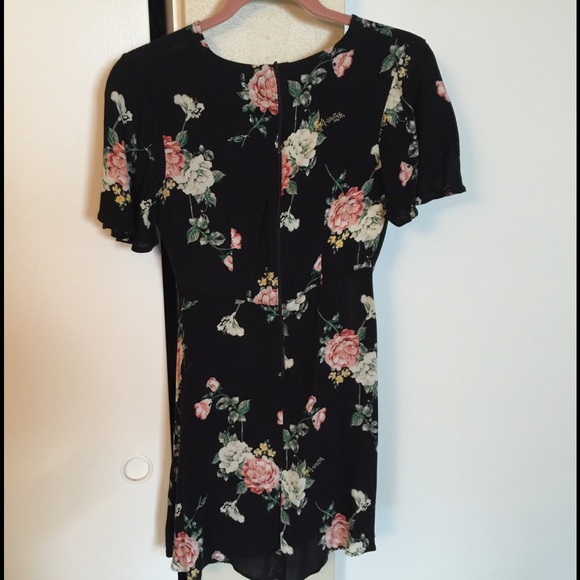 Juniors Xhilaration v-neck black floral dress - Picture 3 of 5