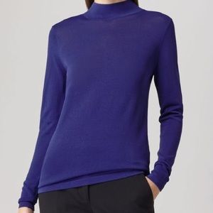 Long sleeved sweater high neck