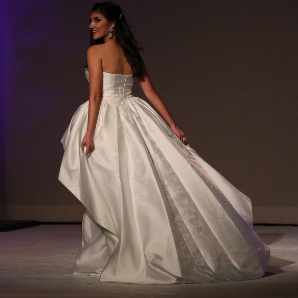 Prom/Pageant Gown - Picture 2 of 3