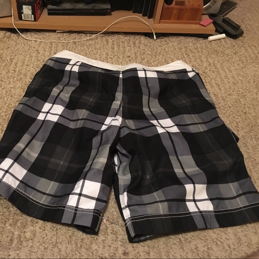 American Eagle Outfitters Board shorts.Size Large. - Picture 2 of 5