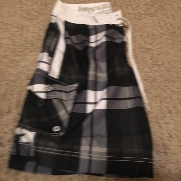 American Eagle Outfitters Board shorts.Size Large. - Picture 4 of 5
