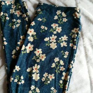 Spring time Lularoe Leggings TC