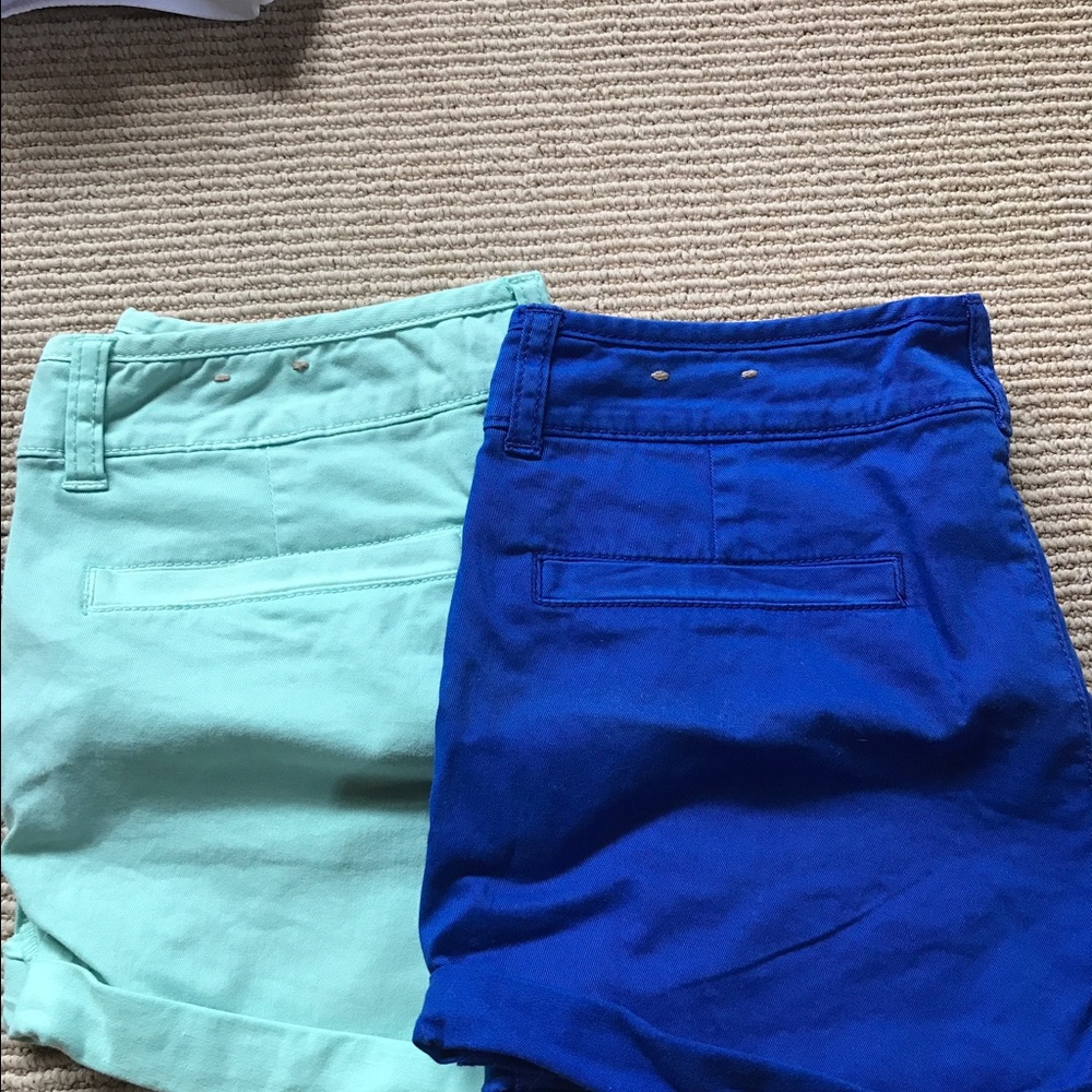 2 American Eagle shorts