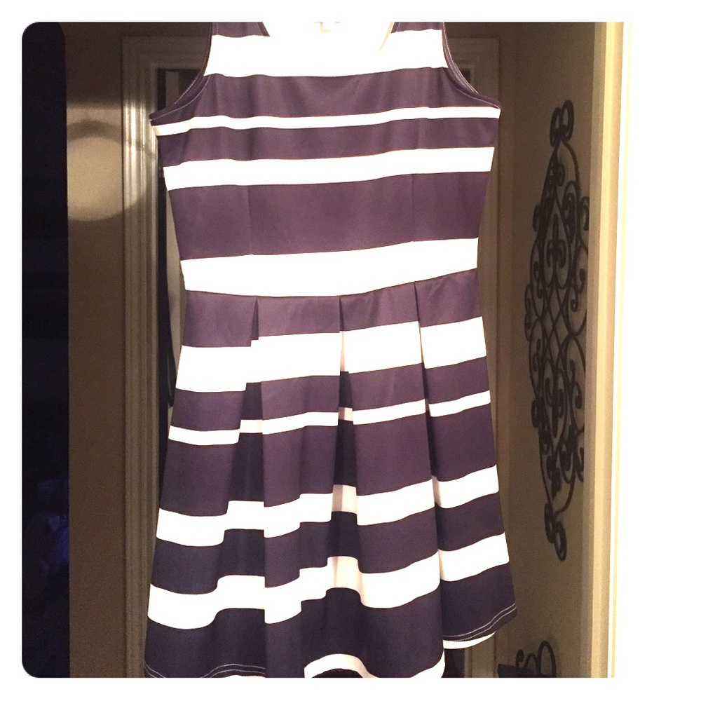 Charming ⚫️⚪️ Cocktail Dress