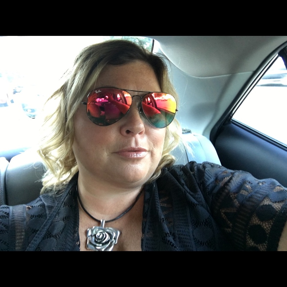 Meet your Posher, Alise