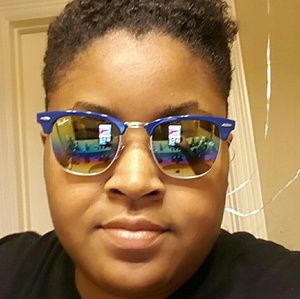 Meet your Posher, Janay