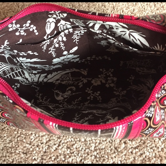 Vera Bradley Frill - Picture 5 of 5
