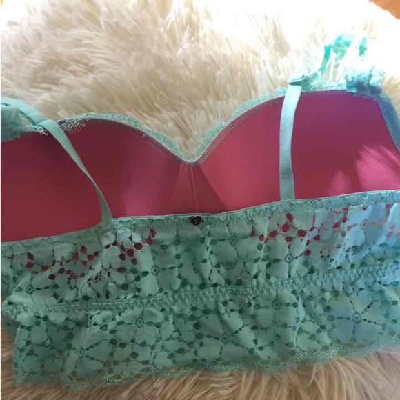 VS Bralette - Picture 2 of 4