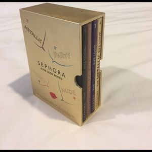 Set of 4 eyeshadow pallets