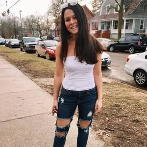 Meet your Posher, Danielle