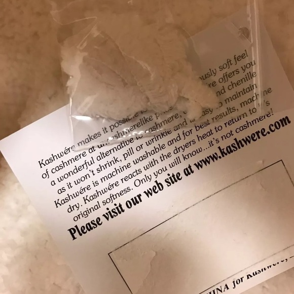 Kashwere Toddler Hooded Robe Size Age 2-6 Years - Picture 6 of 7