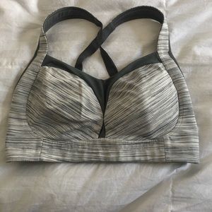 lululemon tata tamer sz 34DD
